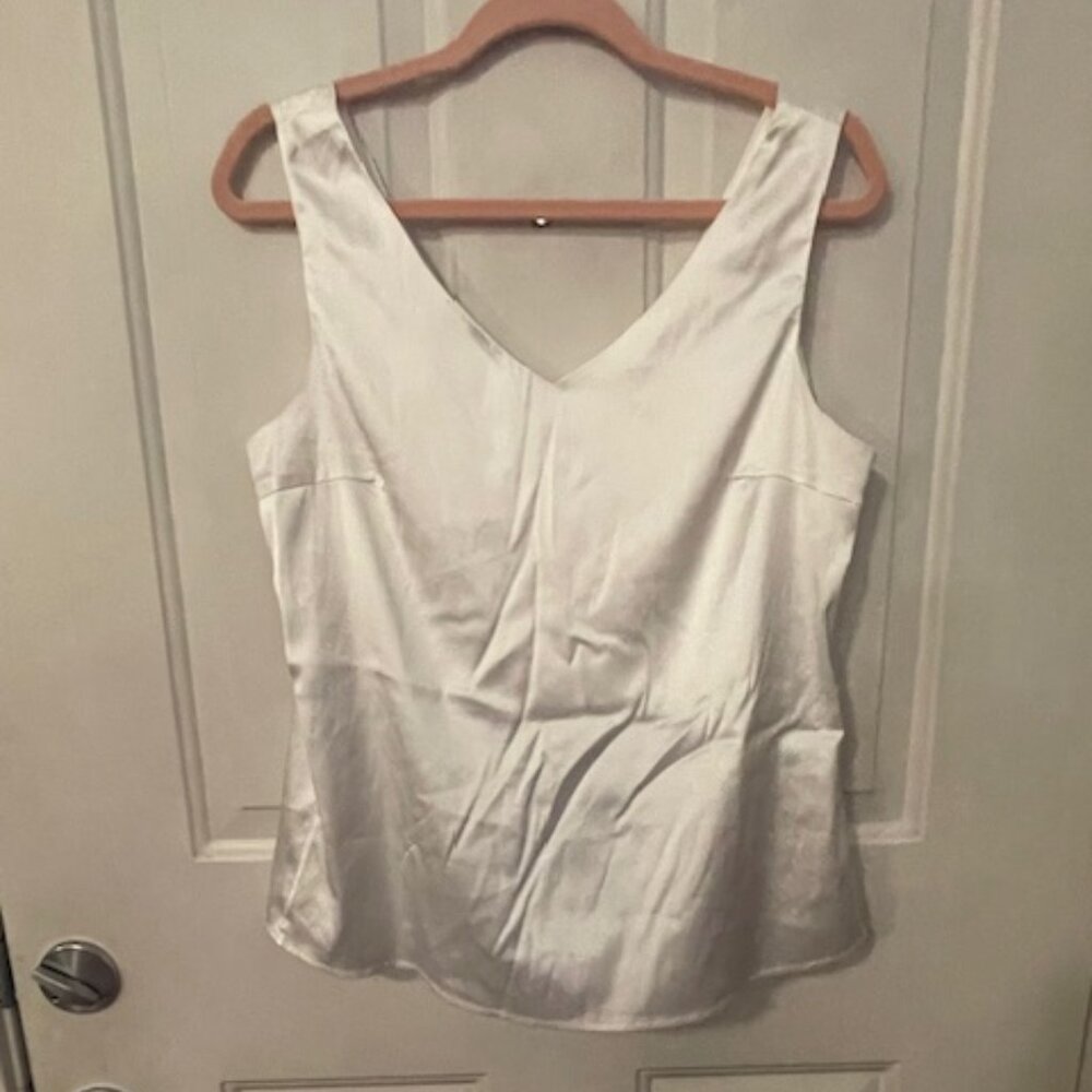 Silky Sleeveless Camisole Shirt AOULAYDO